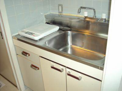 シティハイツ三条の内装|ＩＨキッチン