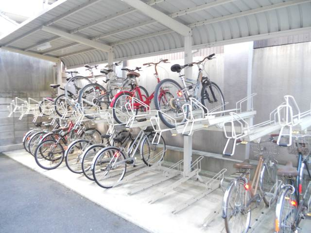 エステムコート京都烏丸の駐車場|駐輪場