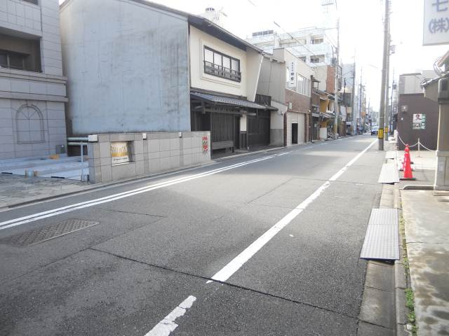 エステムコート京都烏丸の地図|前面道路