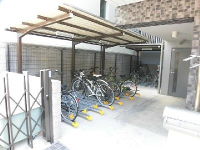 エステムプラザ東山邸のその他|駐輪場