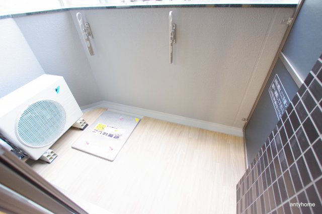 プレサンス谷町九丁目駅前　仲介手数料無料のバルコニー