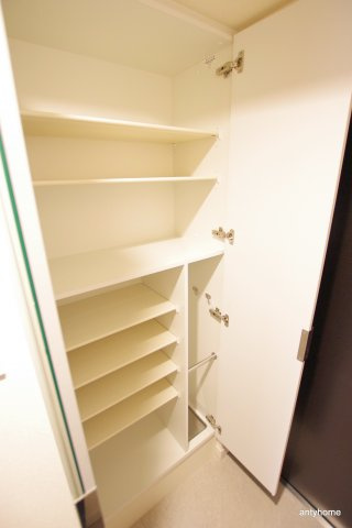 プレサンス谷町九丁目駅前　仲介手数料無料の収納