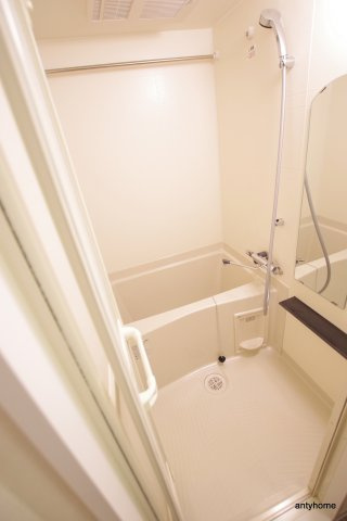 プレサンス谷町九丁目駅前　仲介手数料無料の浴室
