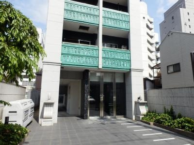 エステムプラザ京都五条大橋のエントランス