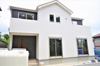 【外観】 | 1号棟　現地（2019年6月）撮影
堂々完成しました！即入居可♪
敷地面積164.79m²(49.84坪)。
高台にて陽当たり良好！見晴らし良好です！