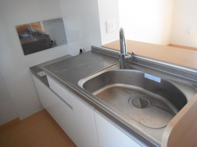 【キッチン】 | アルコバレーノ蛇田A | ガスコンロが設置可能なカウンターキッチンです。