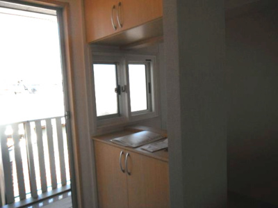 【玄関】 | アルコバレーノ蛇田A | 上下に分かれたシューズボックスが付いています。