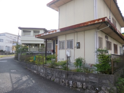 【外観】 | 大津市和邇高城40-1　解体更地渡し土地 | 外観別角度、既存の建物は解体、更地渡しとなります