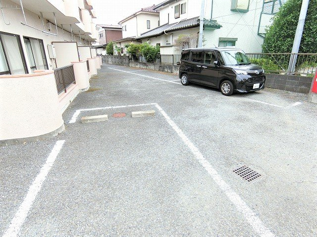 グレースエステートNo2の駐車場