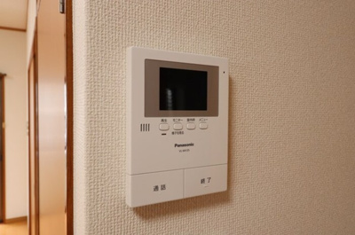 【セキュリティ】 | エステートミライ | こちらのリビングで趣味の時間をお楽しみください