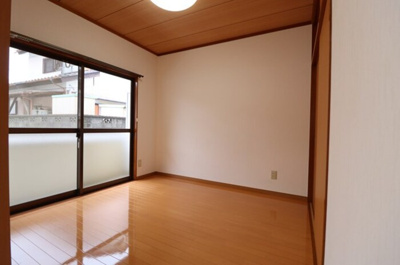 【寝室】 | エステートミライ | 明るい洗面所です