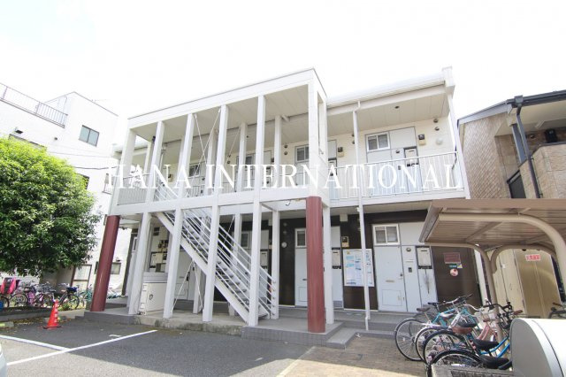 レオパレス中央の外観