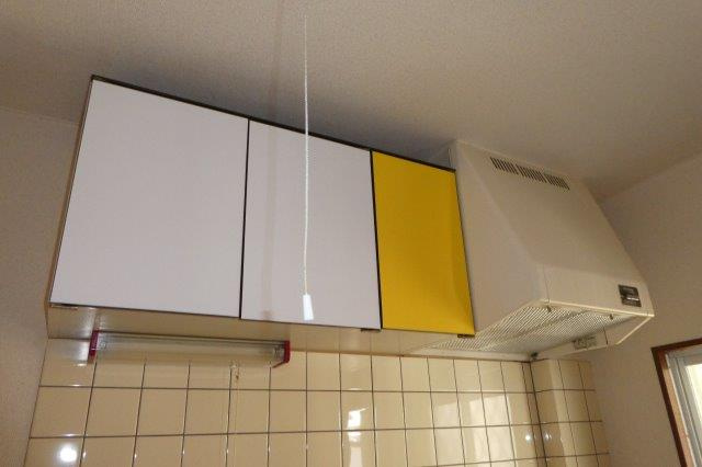 アルファー二子のキッチン|キッチン上収納