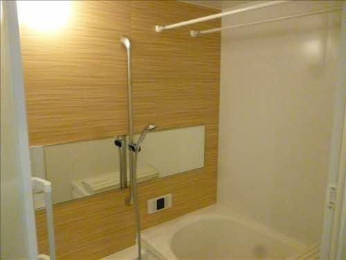 シャーメゾン梨木町の浴室