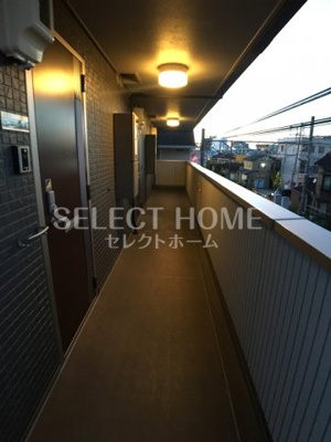 【エントランス】 | ラプンツェル | 建物の内部です