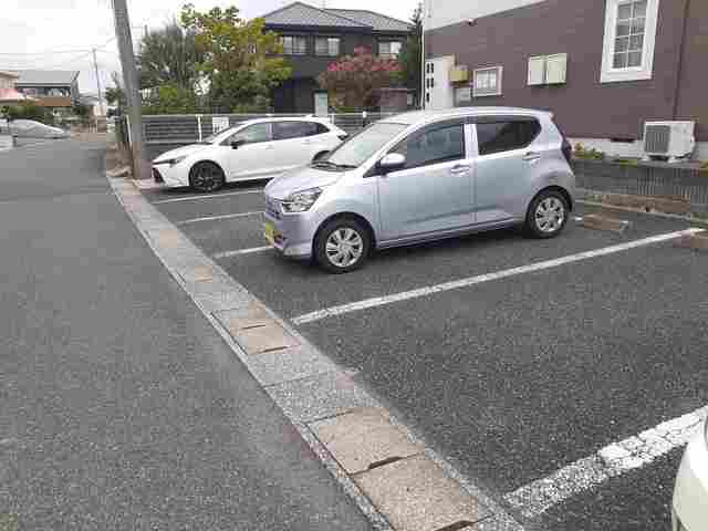 レモンハートⅡの駐車場