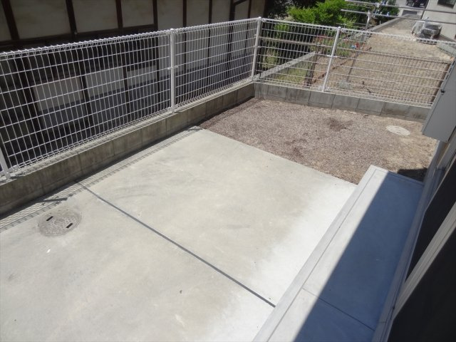 セジュールグランデ　B棟の庭