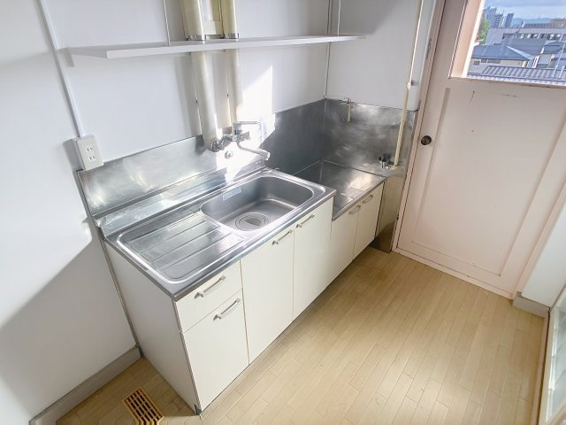 霞雅ビルBのキッチン