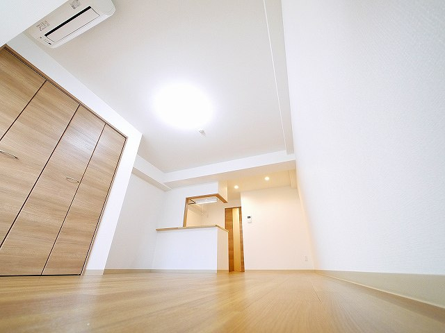 T・Kビル西大寺　NORTHの居間・リビング|こちらの居間で趣味の時間をお楽しみください