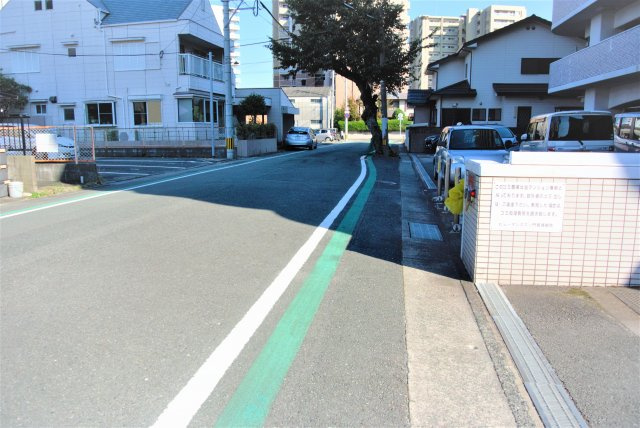 ヒューマンズ六ツ門の周辺|北側道路から駐車場へ入れます