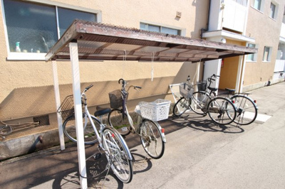 【その他共用部分】 | 八尾マンション | ☆屋根付き駐輪場☆