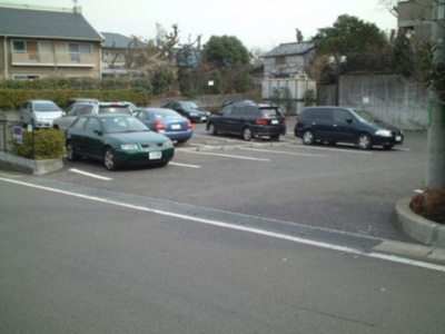 【駐車場】 | ジョイファミール宮崎台 | いつでも目の届く敷地内に駐車場があります♪荷物がかさばりがちなお買物にも、敷地内駐車場があると便利ですよね☆