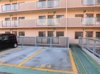 【駐車場】