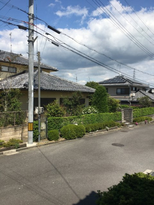 【前面道路含む現地写真】 | 大津市仰木の里1丁目15-3　中古戸建