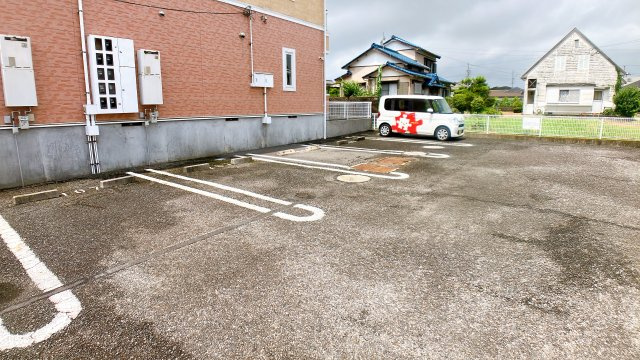 リオトーレスの駐車場