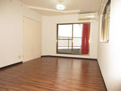 ディアリオ大宮の居間・リビング