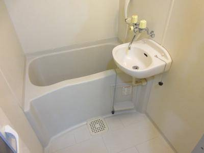 ディアリオ大宮の浴室