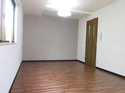 ディアリオ大宮の居間・リビング