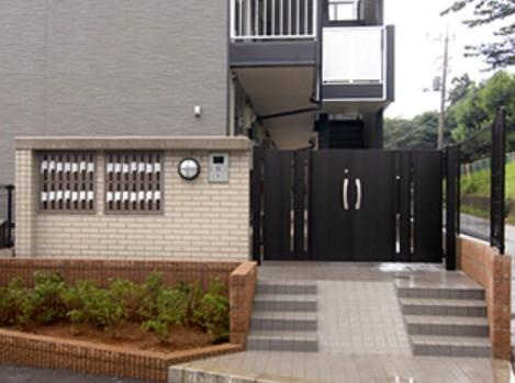 レオパレスひなたのエントランス