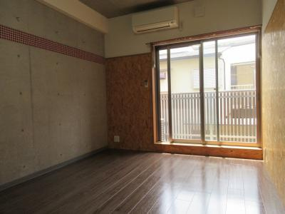 マルティ円町（旧ドーリアKYOTO円町）の居間・リビング