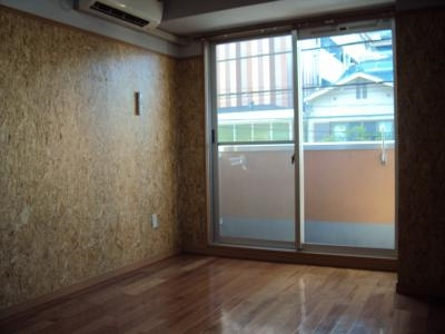 ドーリア北野東の居間・リビング|洋室