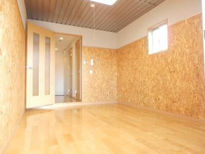 アルカス七条大宮（旧：ドーリア七条大宮）の居間・リビング|洋室