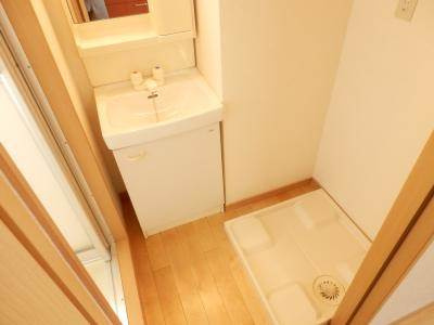 アルカス七条大宮（旧：ドーリア七条大宮）の洗面所|洗面・洗濯機置場