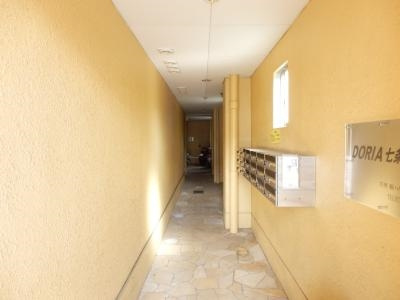 アルカス七条大宮（旧：ドーリア七条大宮）のエントランス