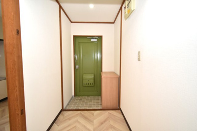 【玄関】 | コーポラスアシカ