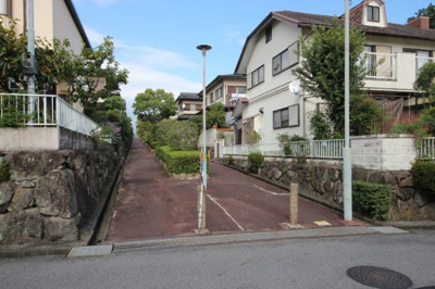 【周辺】 | 大津市水明1丁目29-5　上物付売土地 | 遊歩道入り口（南側）