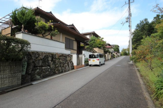 【前面道路含む現地写真】