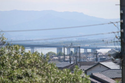 【展望】 | 大津市水明1丁目29-5　上物付売土地 | 二階から琵琶湖大橋の眺め