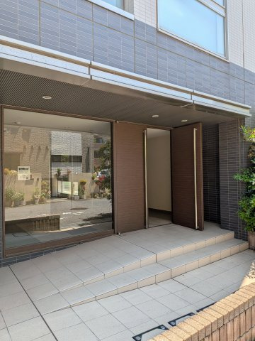 【その他】 | コンフォーティア | 建物入口になります