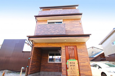 【外観】 | 北区紫野中柏野町　2区画　新築戸建 | スーパー・コンビニ・ドラッグストアが近くに点在しており買物には困りません。小学校が250ｍにあるのでお子様の通学面は安心です。児童公園や保育機関も5分以内にあるので子育て環境も充実していますよ♪