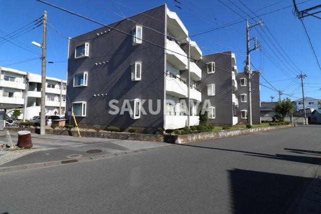 進峰マンションA棟の外観