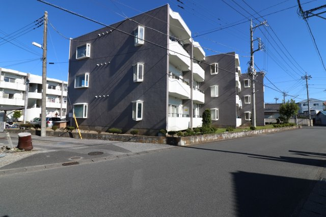 進峰マンションA棟の外観