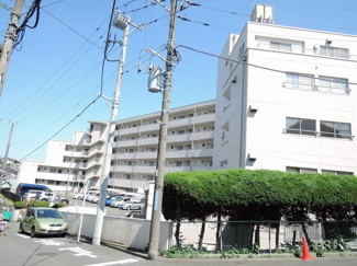 【外観】 | 横浜市営地下鉄ブルーライン「弘明寺」駅バス7分「別所小学校前」停歩2分！
バス停がすぐ近くですので、悪天候でも安心です♪