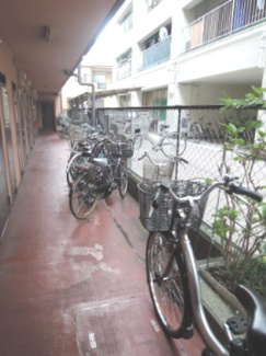 【その他共用部分】 | 駐輪場です！
駐輪場があると自転車が持てるので少し遠出ができ便利です！