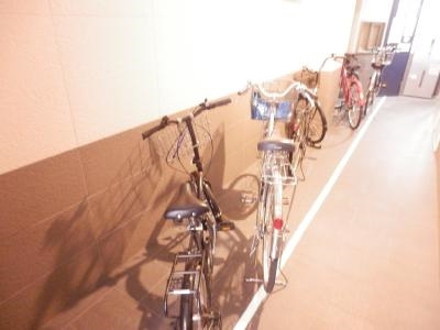 グランジュール綾小路の駐車場|駐輪場