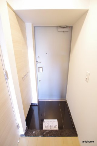 レジュールアッシュザ・パークフロント 　仲介手数料無料の玄関